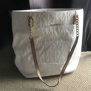 ✨SALE✨ Michael Kors Jet Set Signature Logo Tote